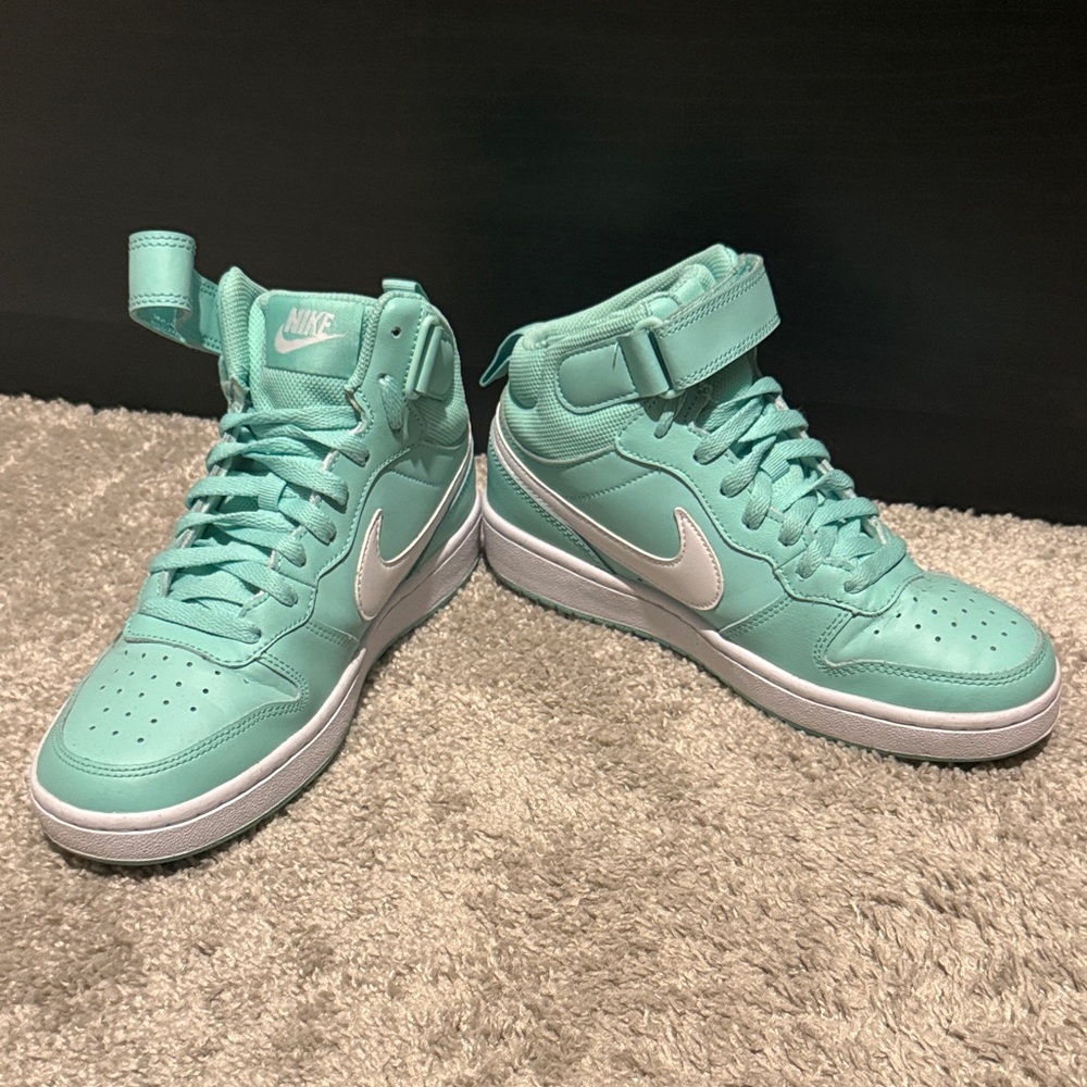 Nike Youth 6Y Aqua High-Top Sneakers